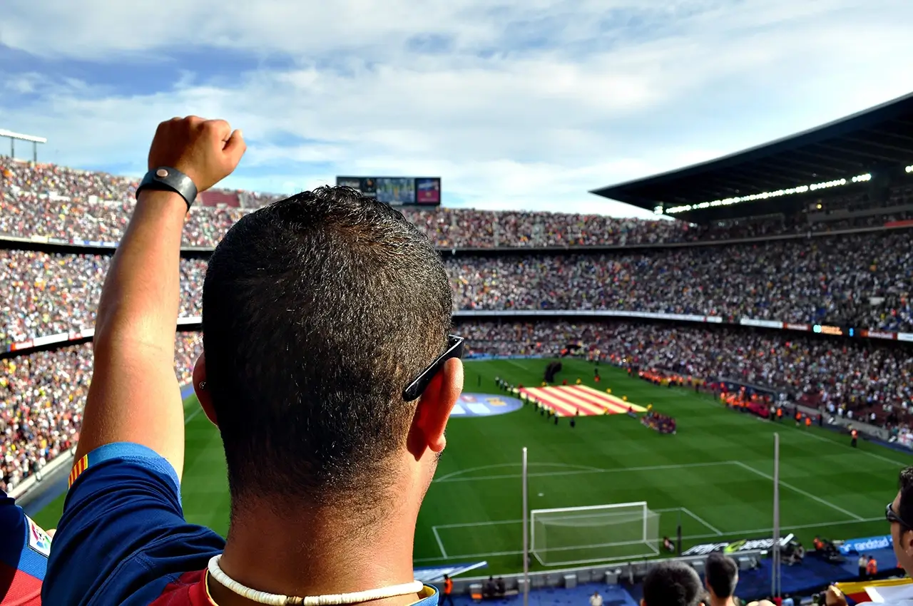 fan-soccer-stadium